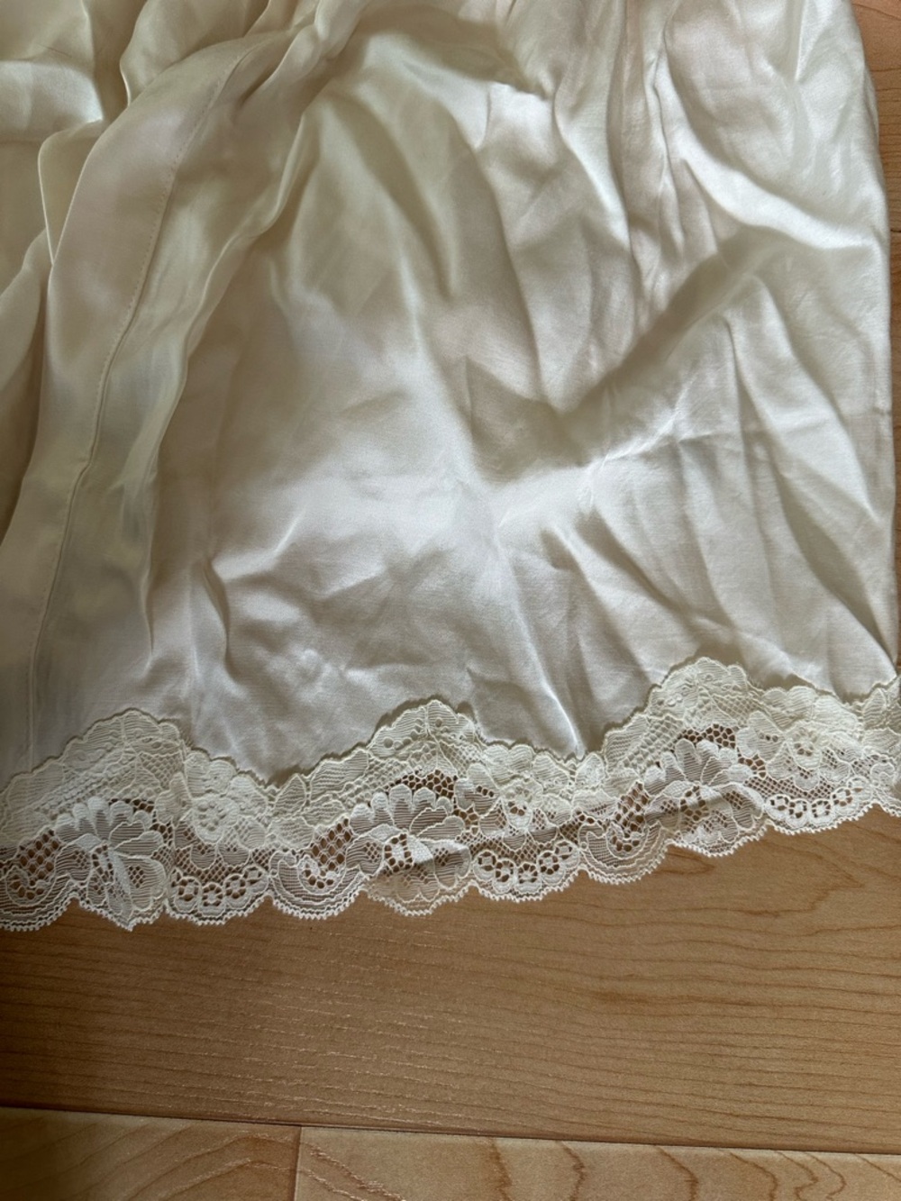 Aerie Off-Duty Satin Robe in cream size medium NWT - Picture 11 of 13